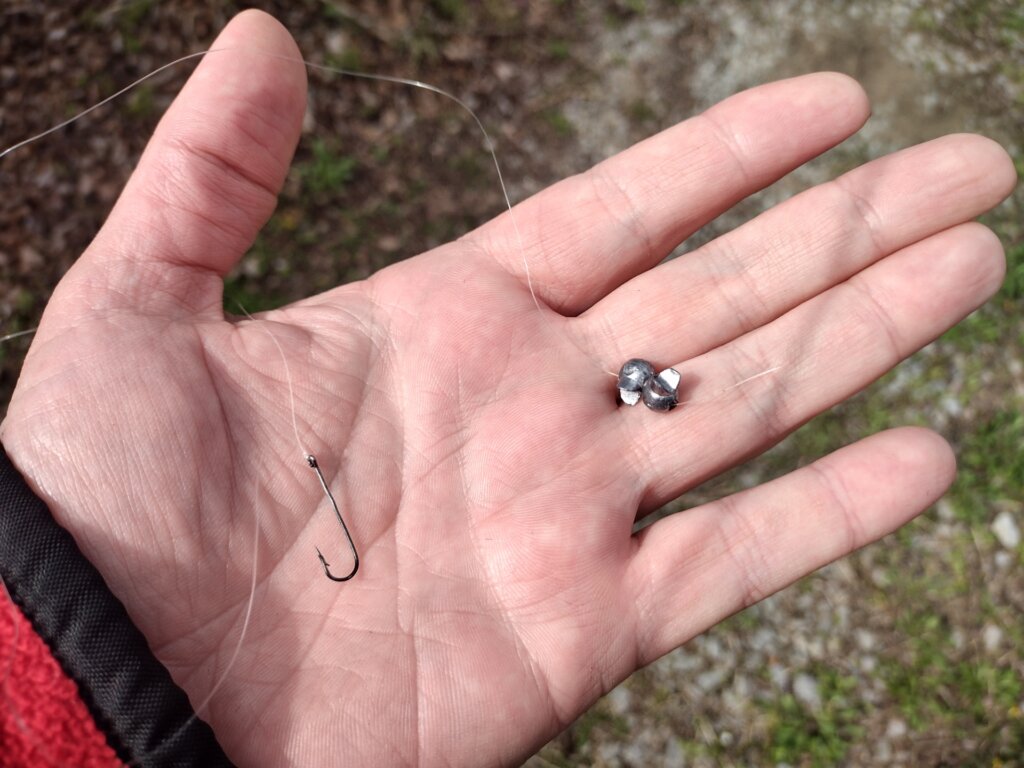 Fishing for Bass and Bluegill With a Tiny Drop Shot Realistic Rig - Realistic Fishing