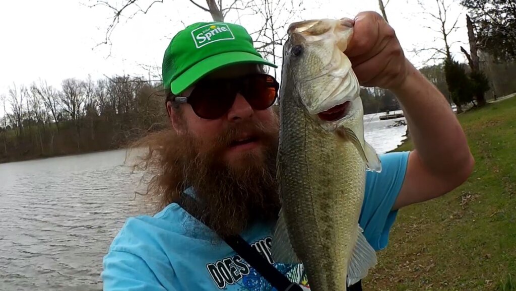 Spring Bass Fishing From Shore - Culprit Worm vs Baby Brush Hog 